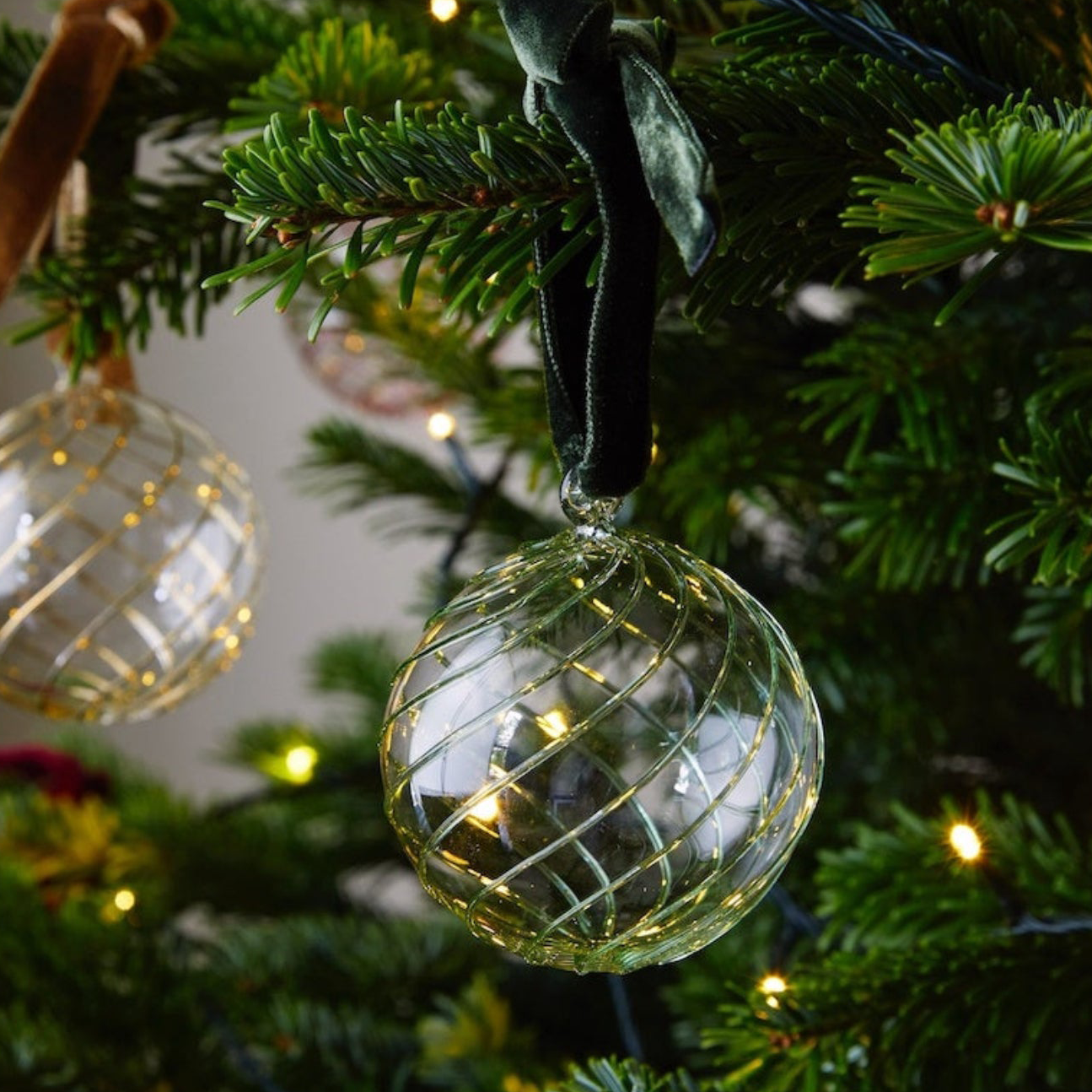 Swirl Glass Bauble | Green