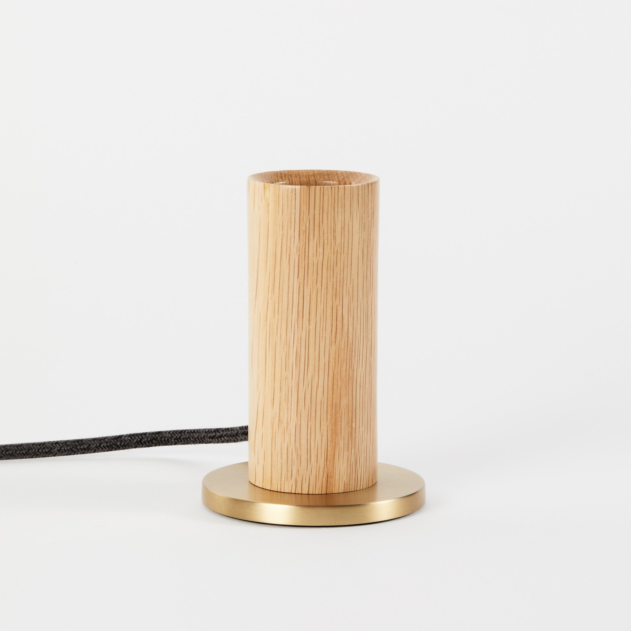 Knuckle Table Lamp in Oak + Enno