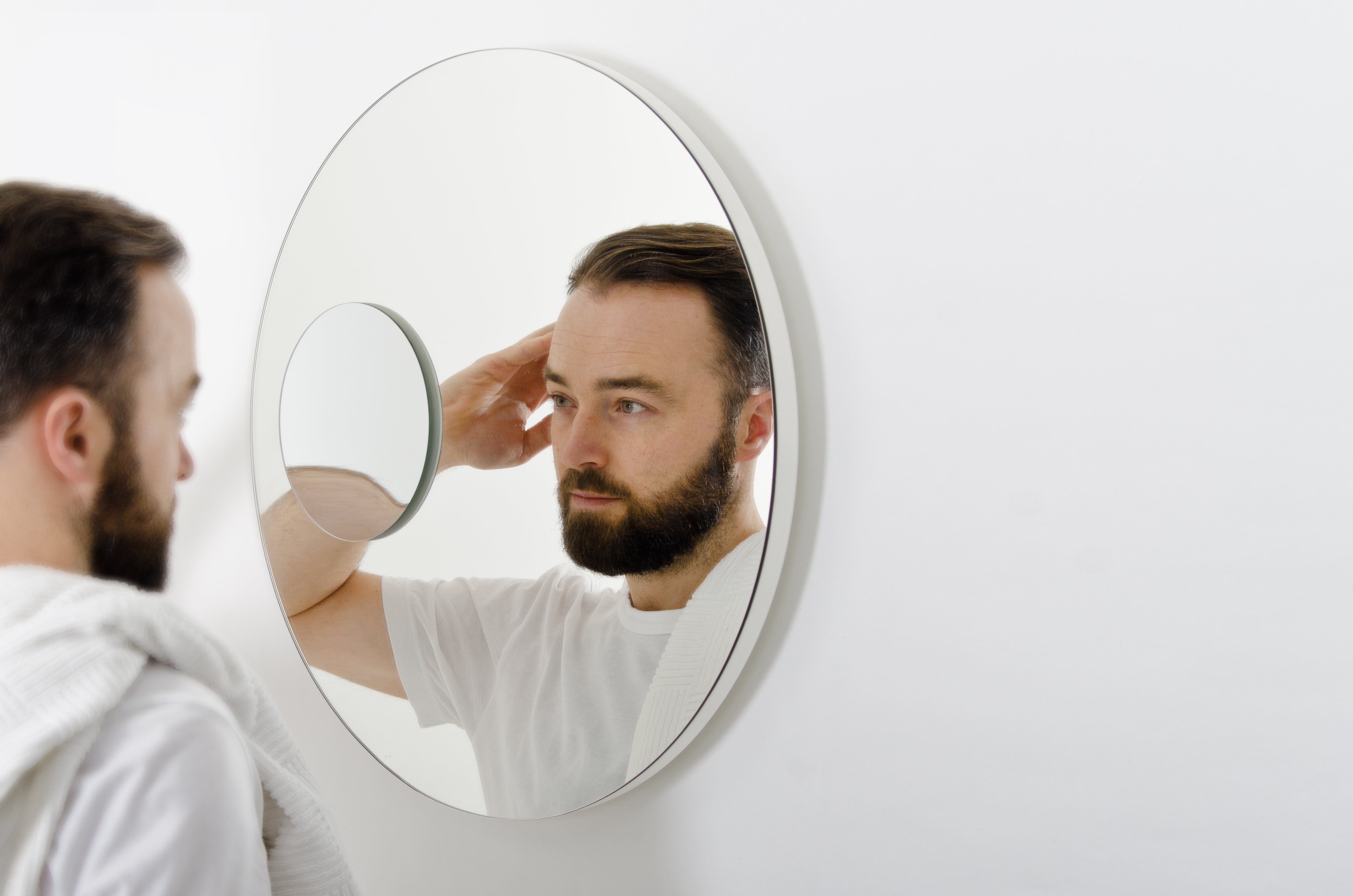 Wall Mirror Neutrino 550