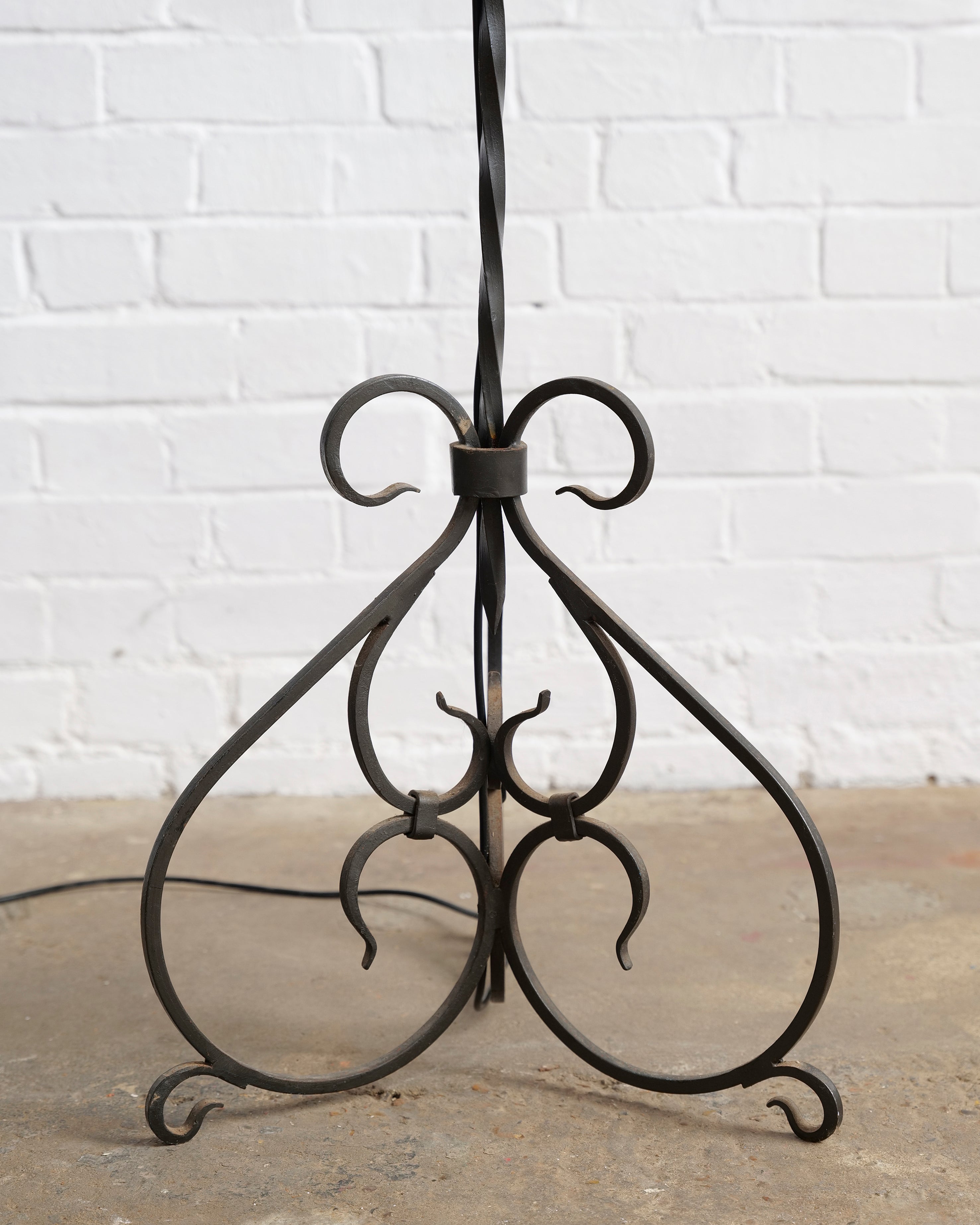 WROUGHT IRON FRENCH FLOOR LAMP