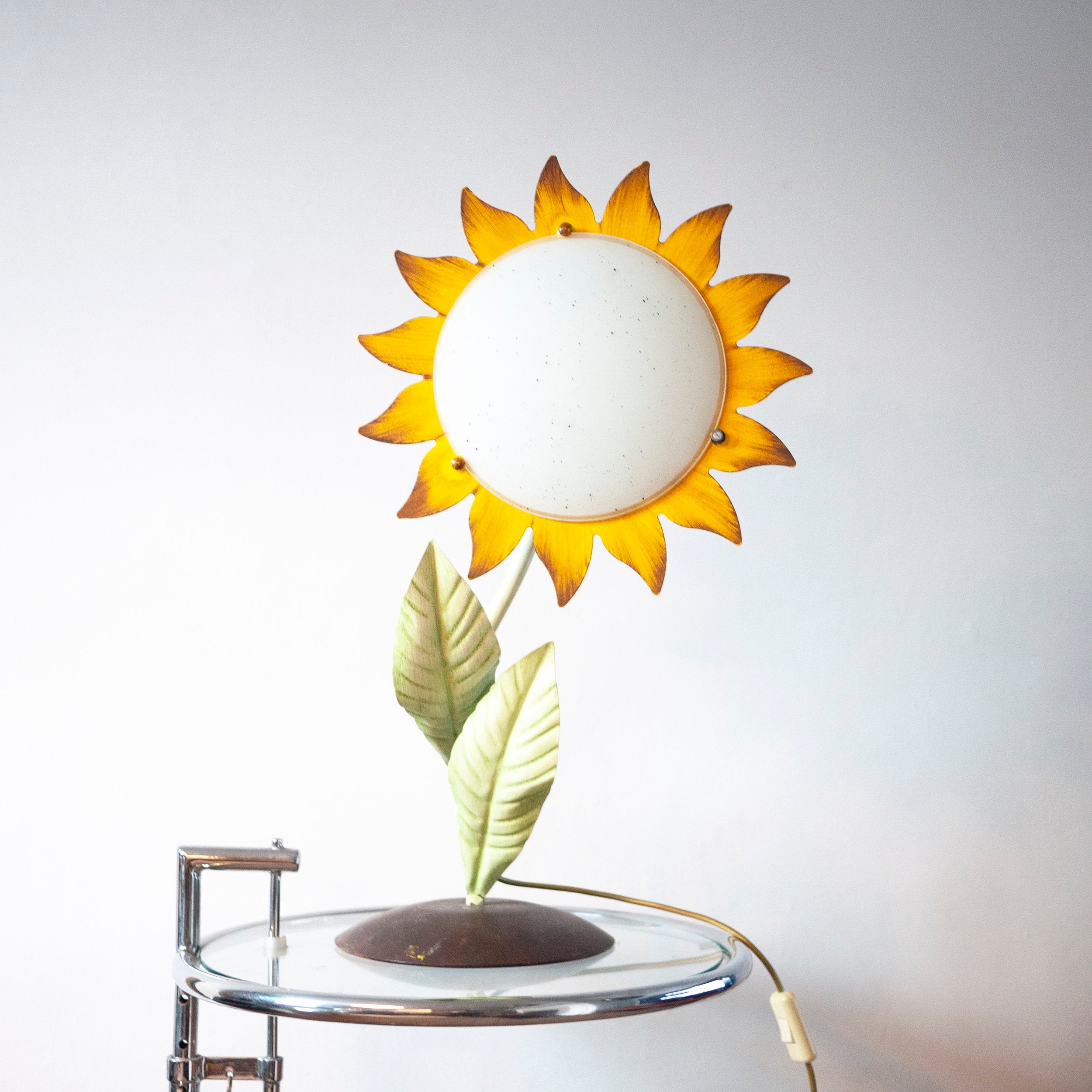 Decorative Mid-Century Italian Metal Painted Sunflower Table Lamp, 1970s