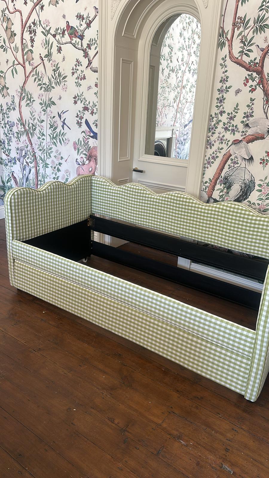 The Lochlan Day Bed - Wavy Green Gingham