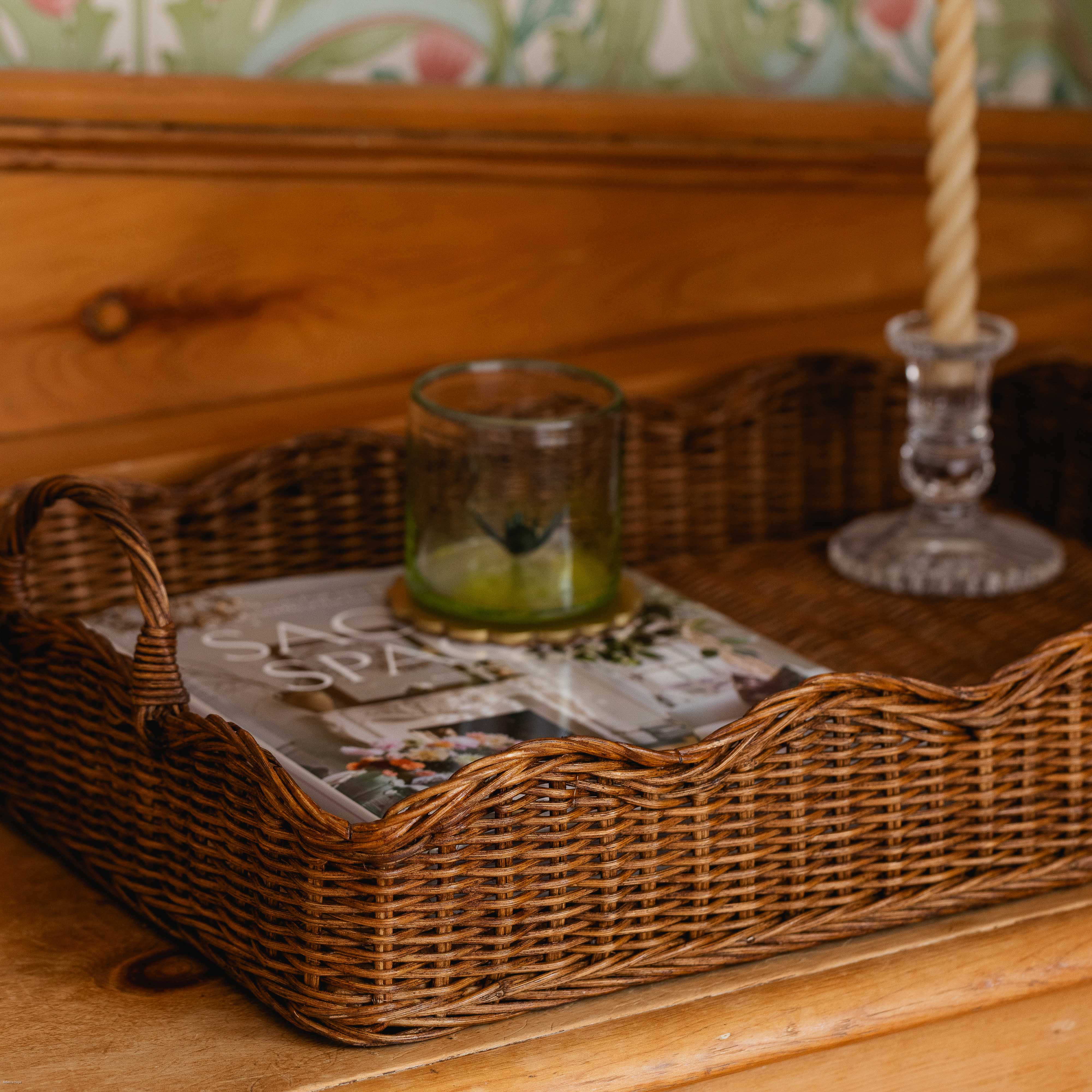 Rattan Scalloped Tray (Medium teak)