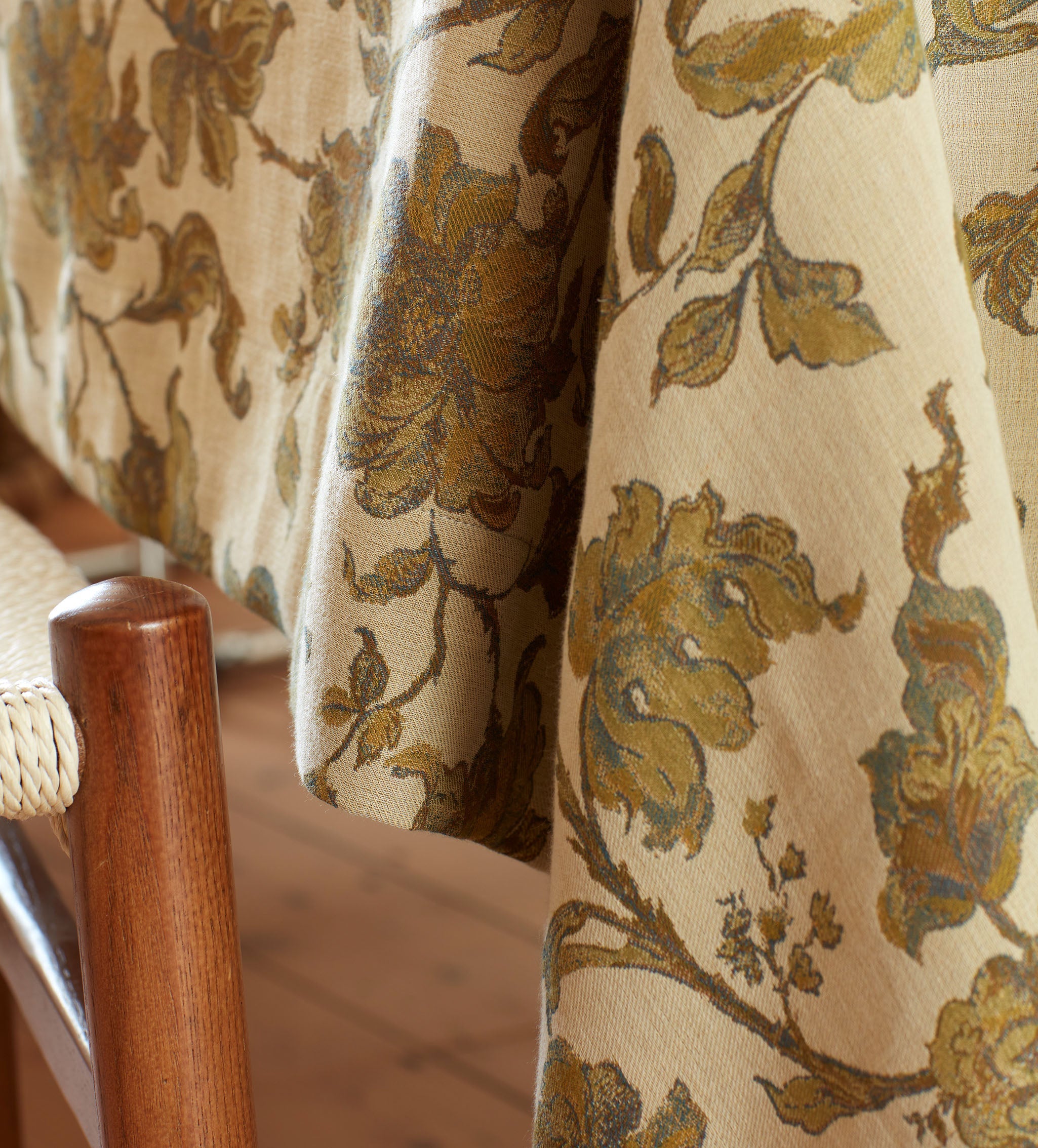 Rosie Floral Jacquard 100% Cotton Tablecloth