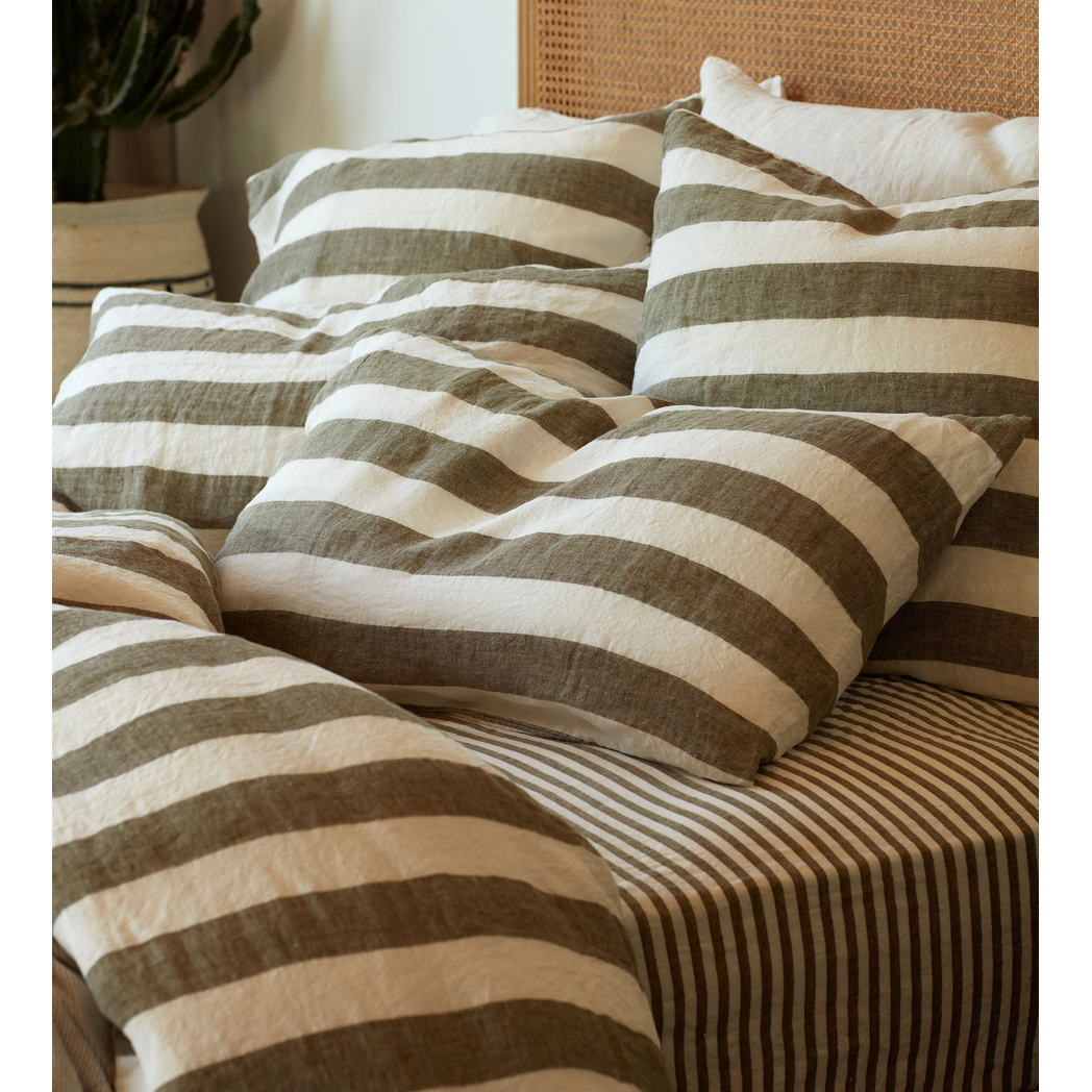 Olive-Cora-Linen-Messy.jpg?output=png&maxage=31d&w=1048&h=1048&fit=contain&we&n=-1