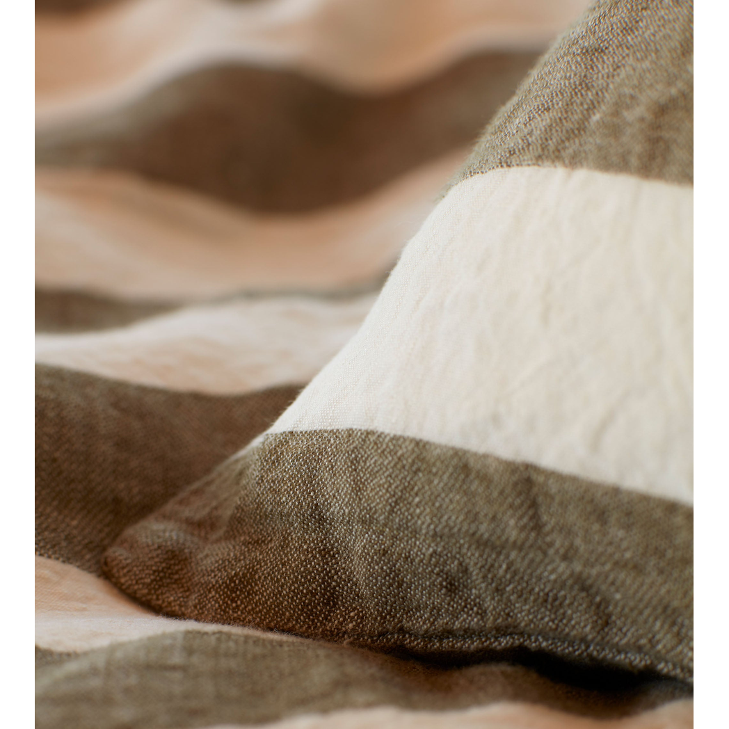 Olive-Cora-Linen-Corner.jpg?output=png&maxage=31d&w=1048&h=1048&fit=contain&we&n=-1