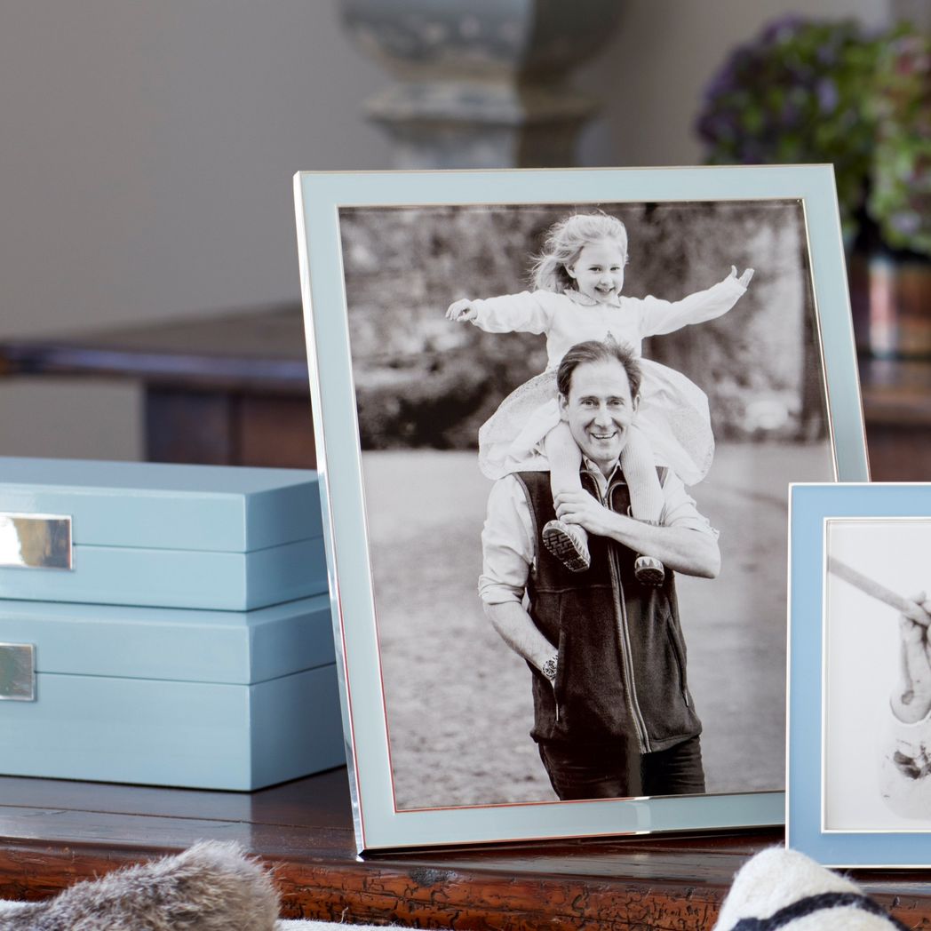 powder-blue-enamel-silver-frame-693921.jpg?output=png&maxage=31d&w=1048&h=1048&fit=contain&we&n=-1
