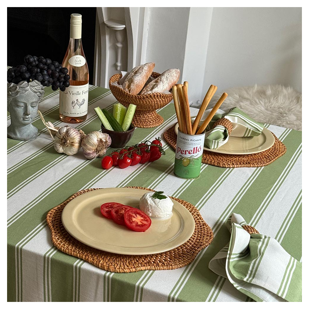 Murano-Oliva-Green-Tablecloth-in-Organic-Cotton-with-Ruffle.jpg?output=png&maxage=31d&w=1048&h=1048&fit=contain&we&n=-1