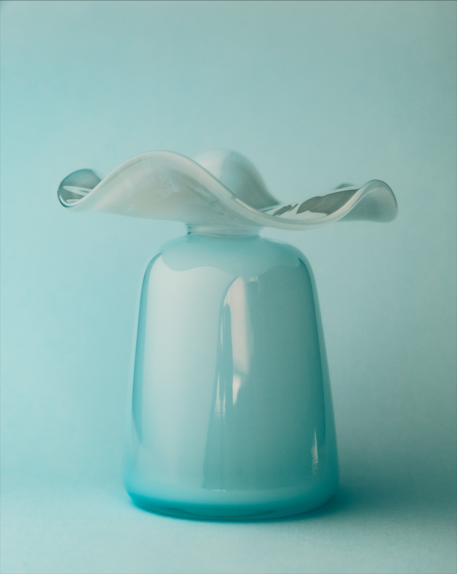 Marla Primrose Medium Handmade Glass Ruffle Bud Vase – Blue