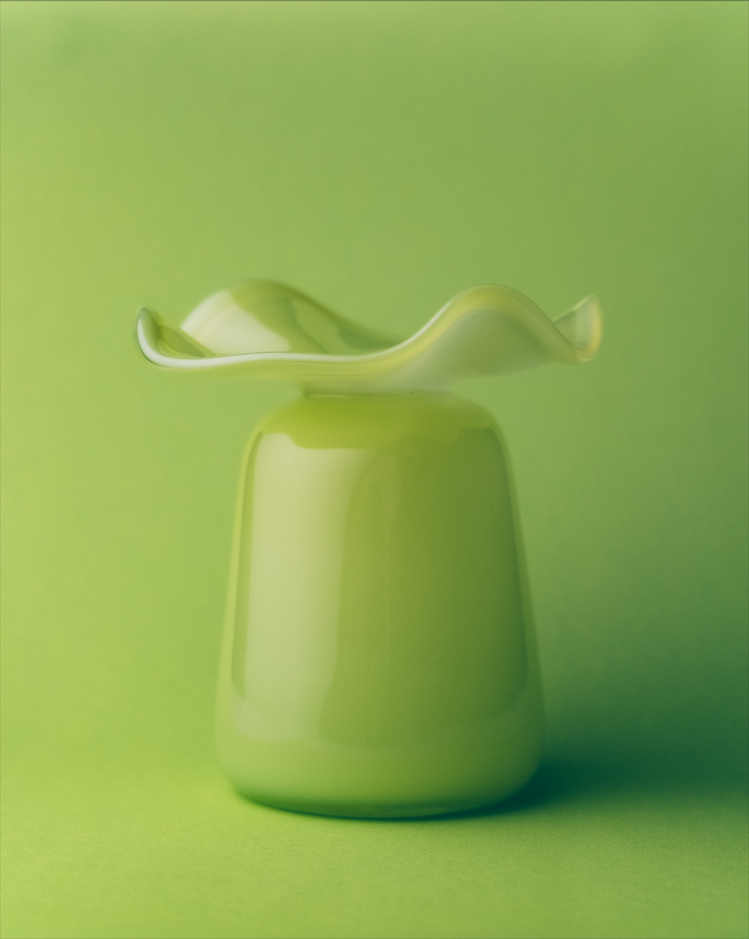 Marla Primrose Medium Handmade Glass Ruffle Bud Vase – Green
