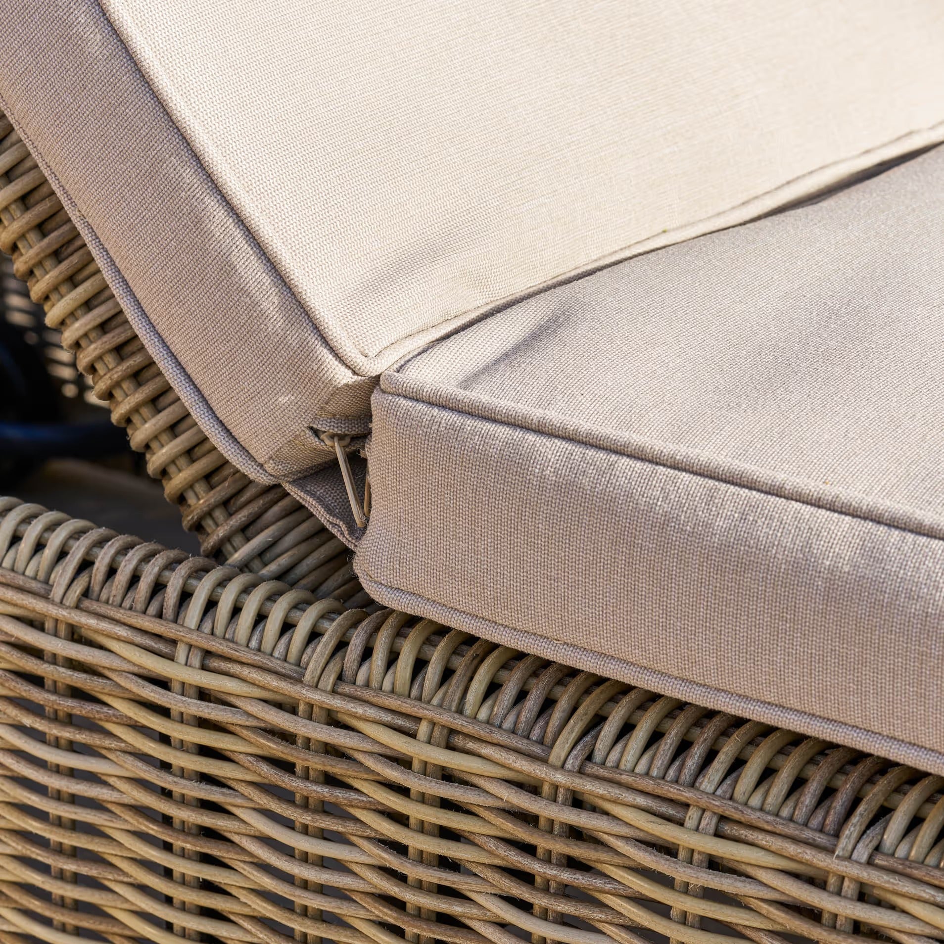 Skala Lounger | Light Rattan