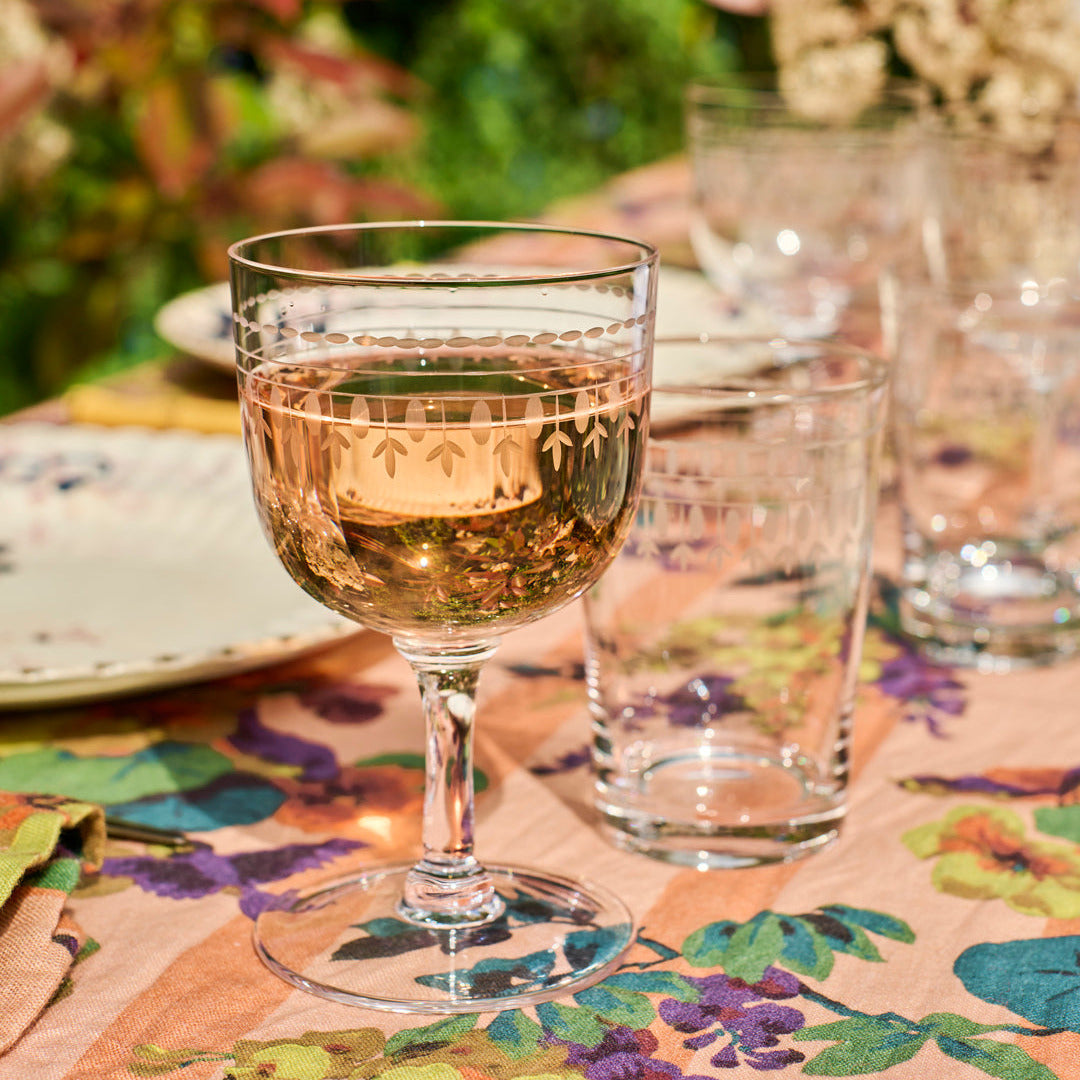 Daphne Wine Glasses with Ovals Design