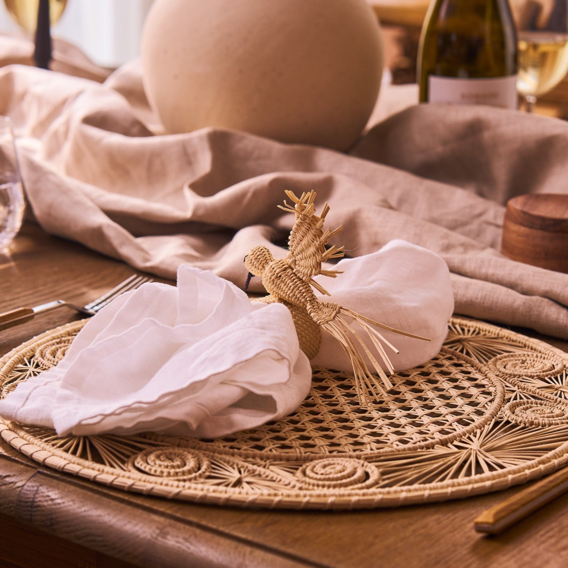 Palmito Natural Hummingbird Napkin Rings (Set of 4)