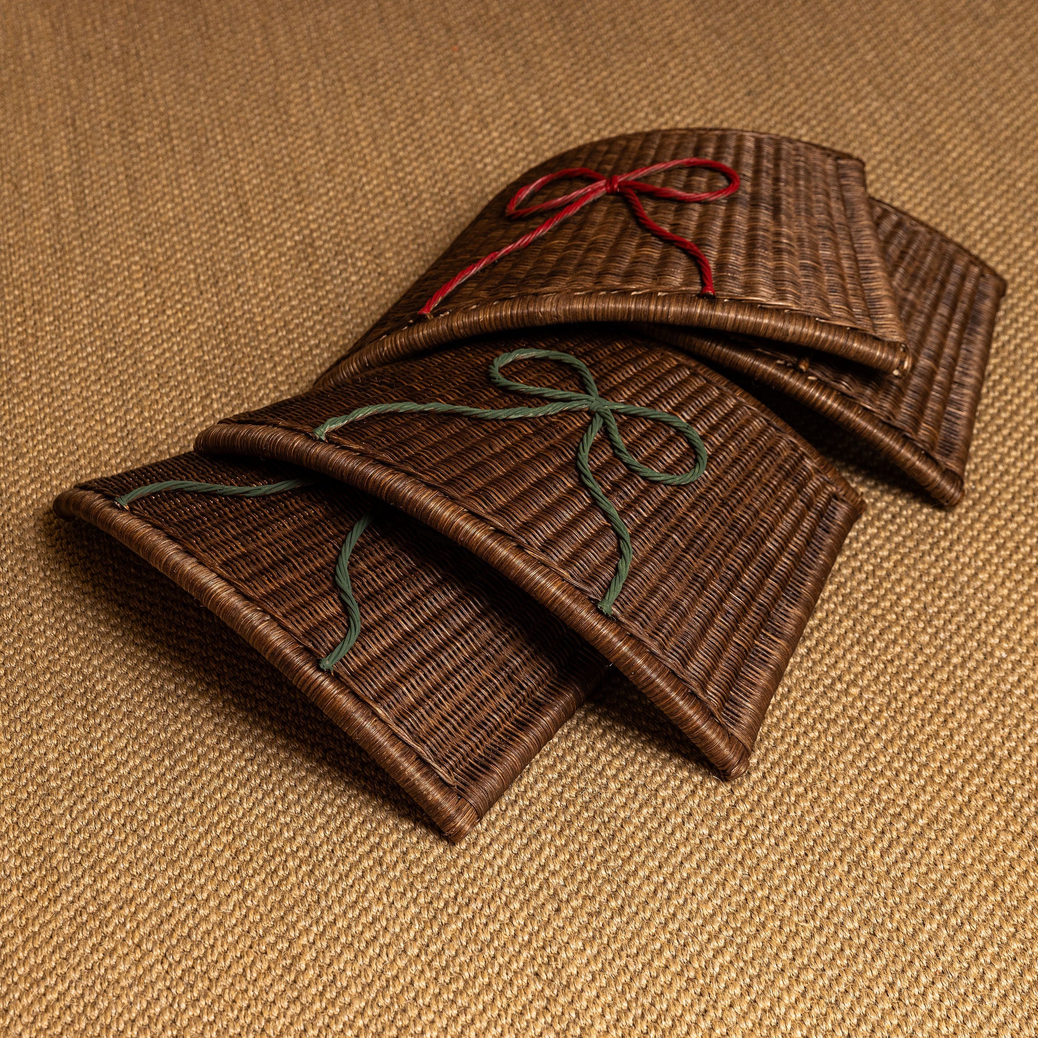 Bow-rattan-christmas-tree-skirt-four-parts.jpg