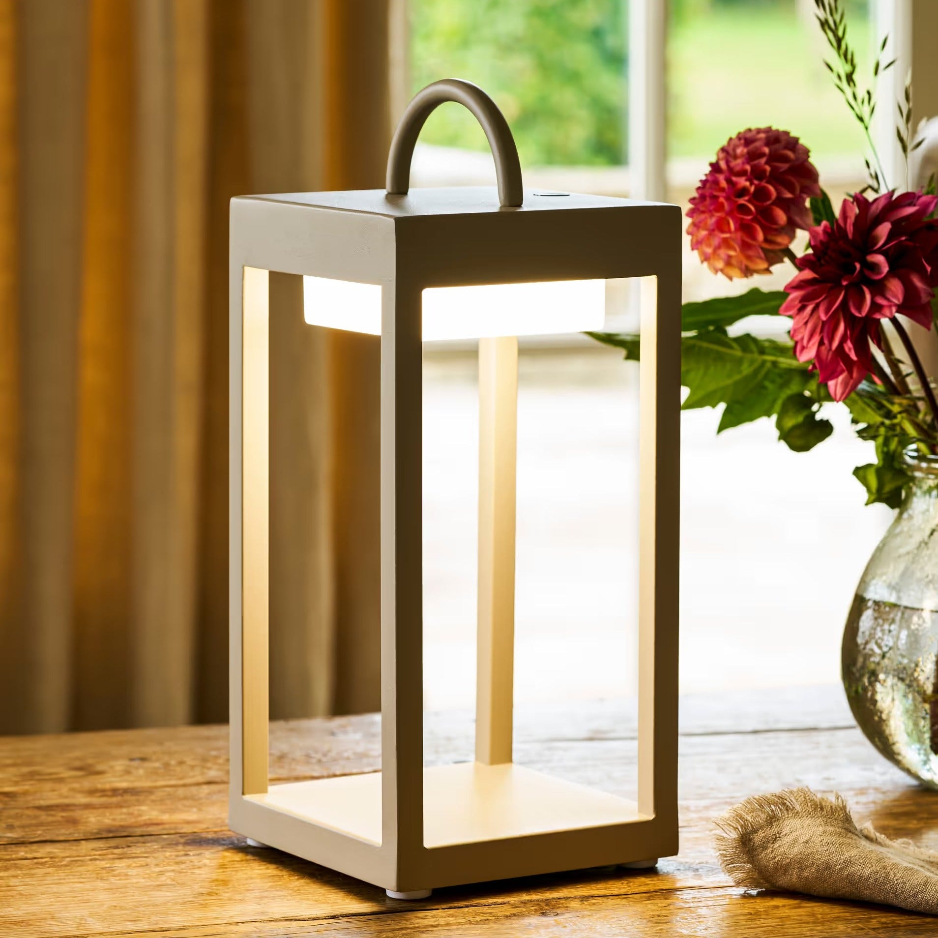 Winstone Rechargable Lantern