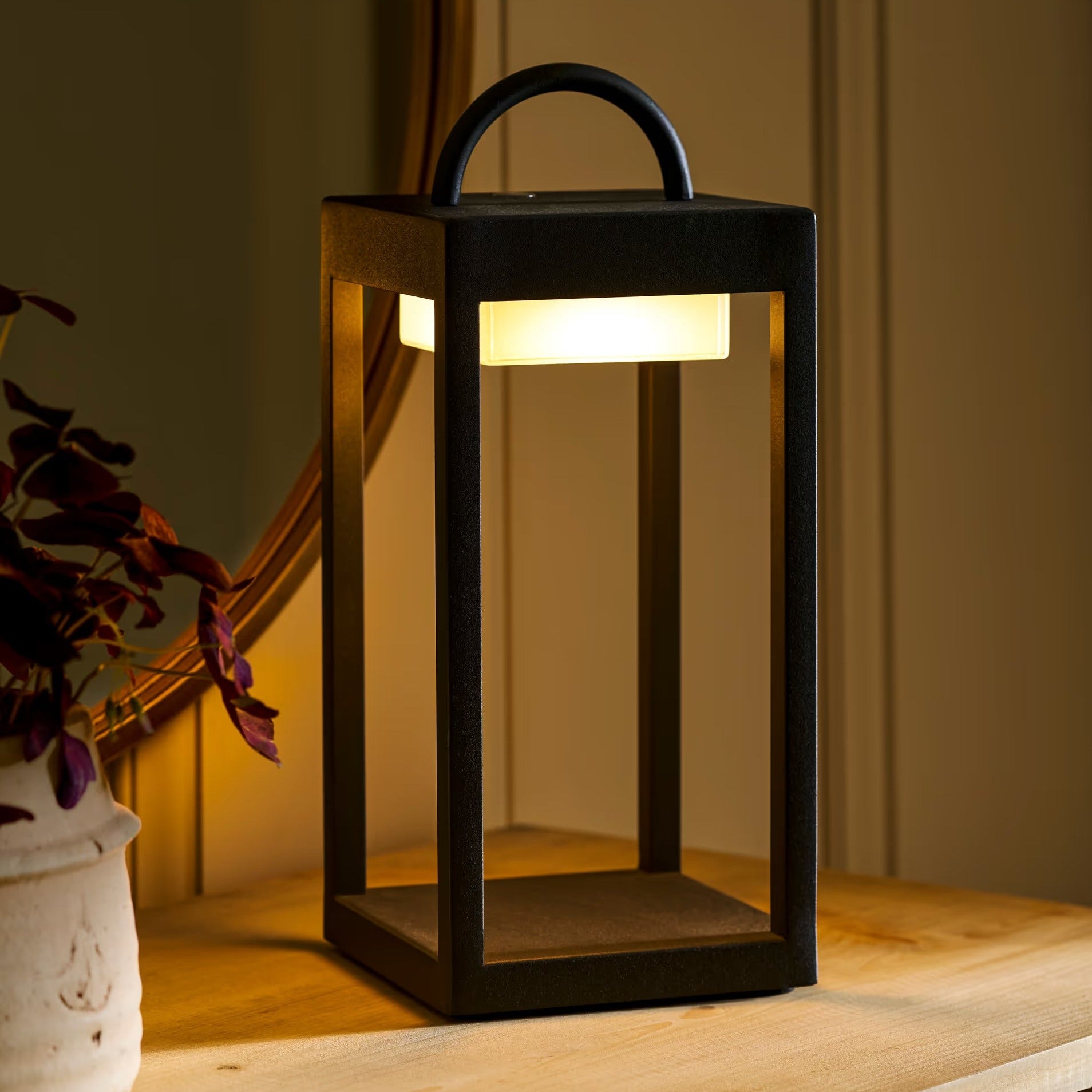 Winstone Rechargable Lantern