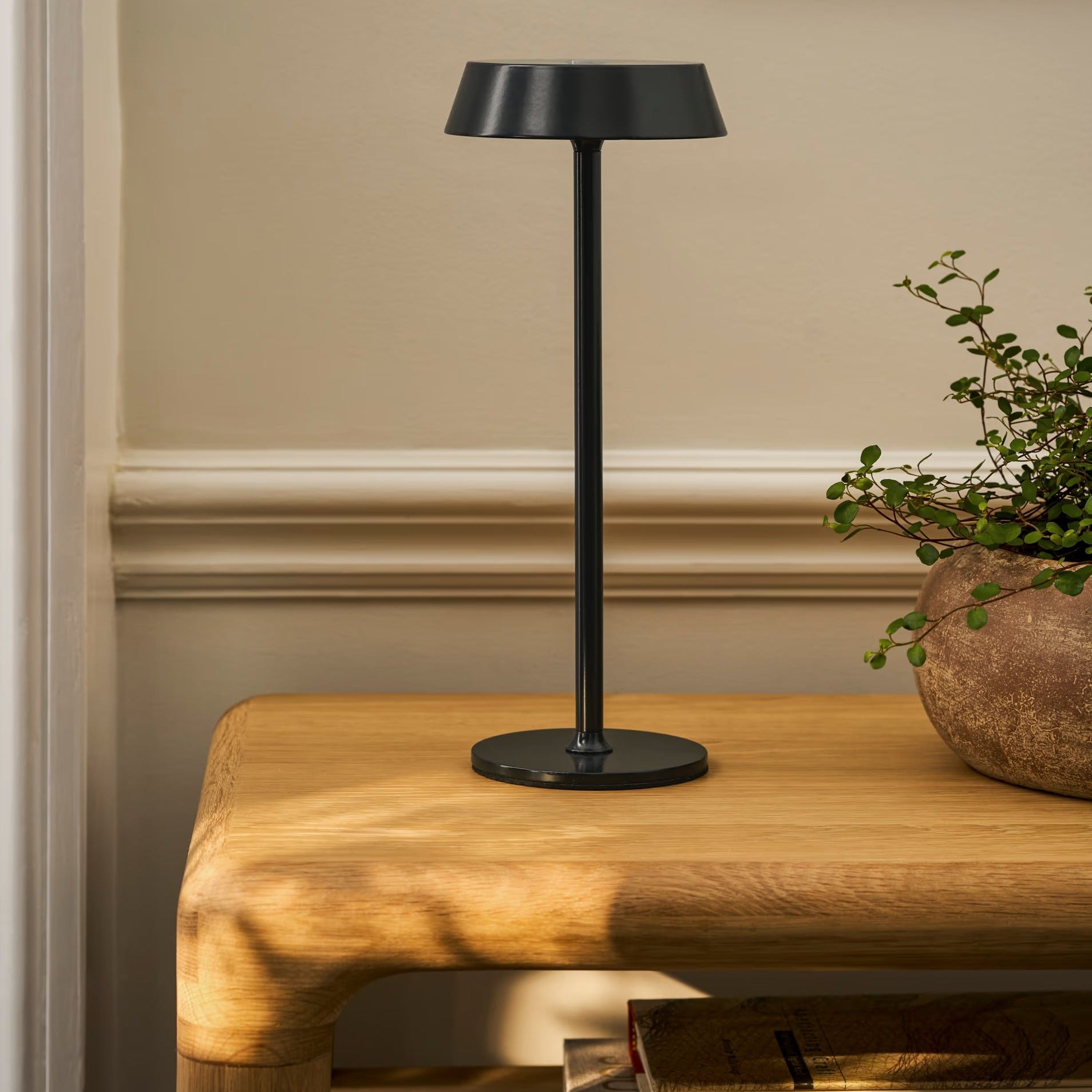 Winstone Slim Rechargable Table Lamp