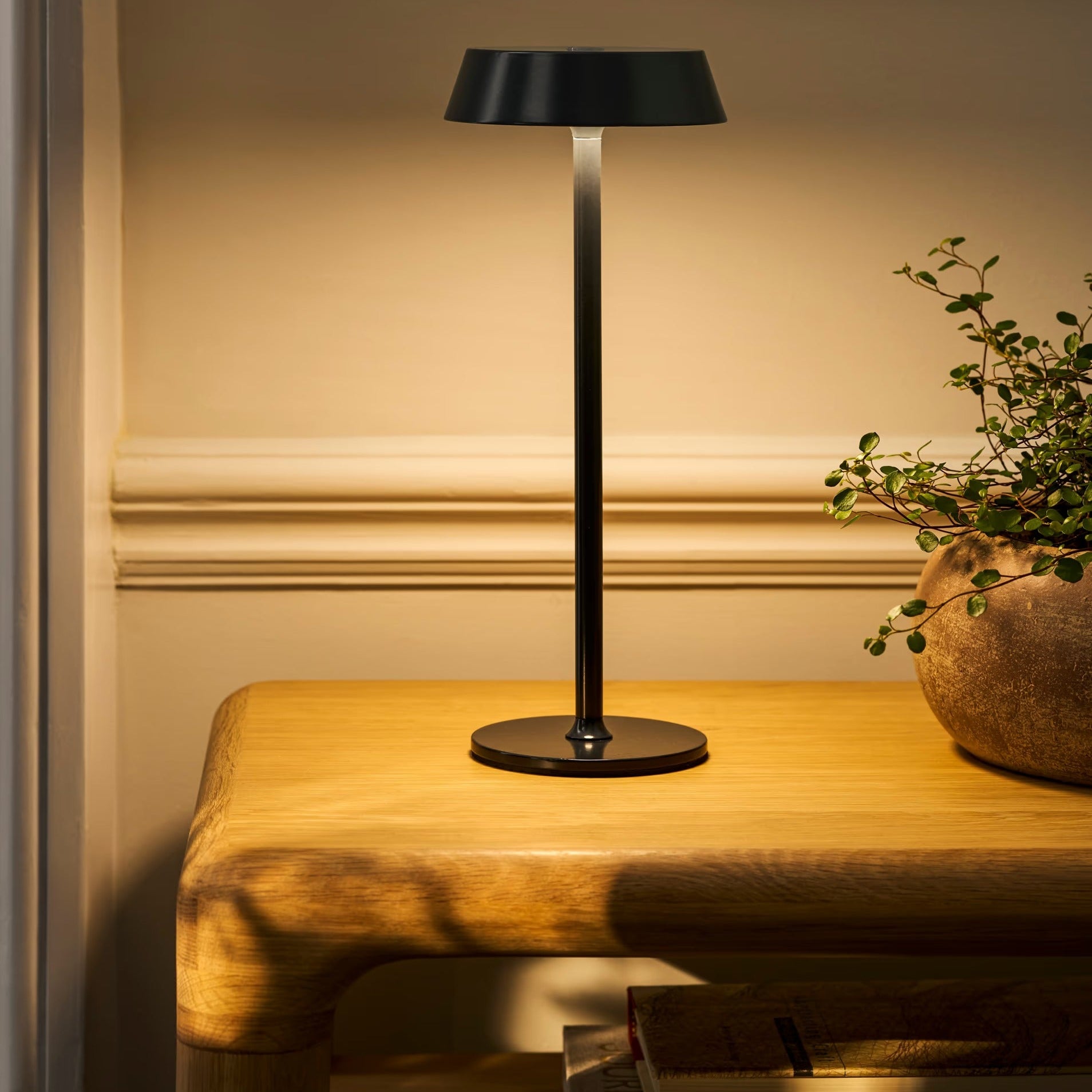Winstone Slim Rechargable Table Lamp
