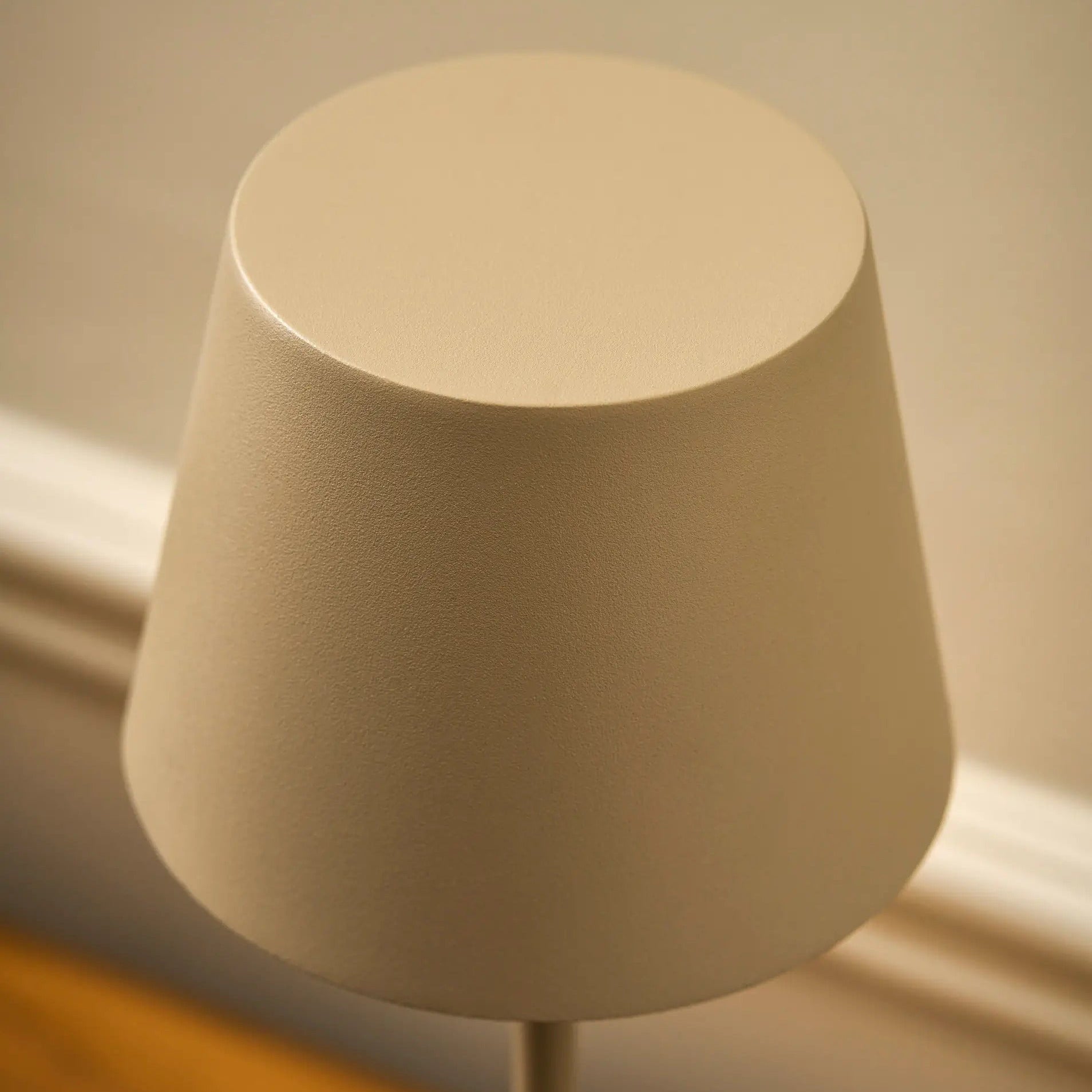 Winstone Rechargable Table Lamp