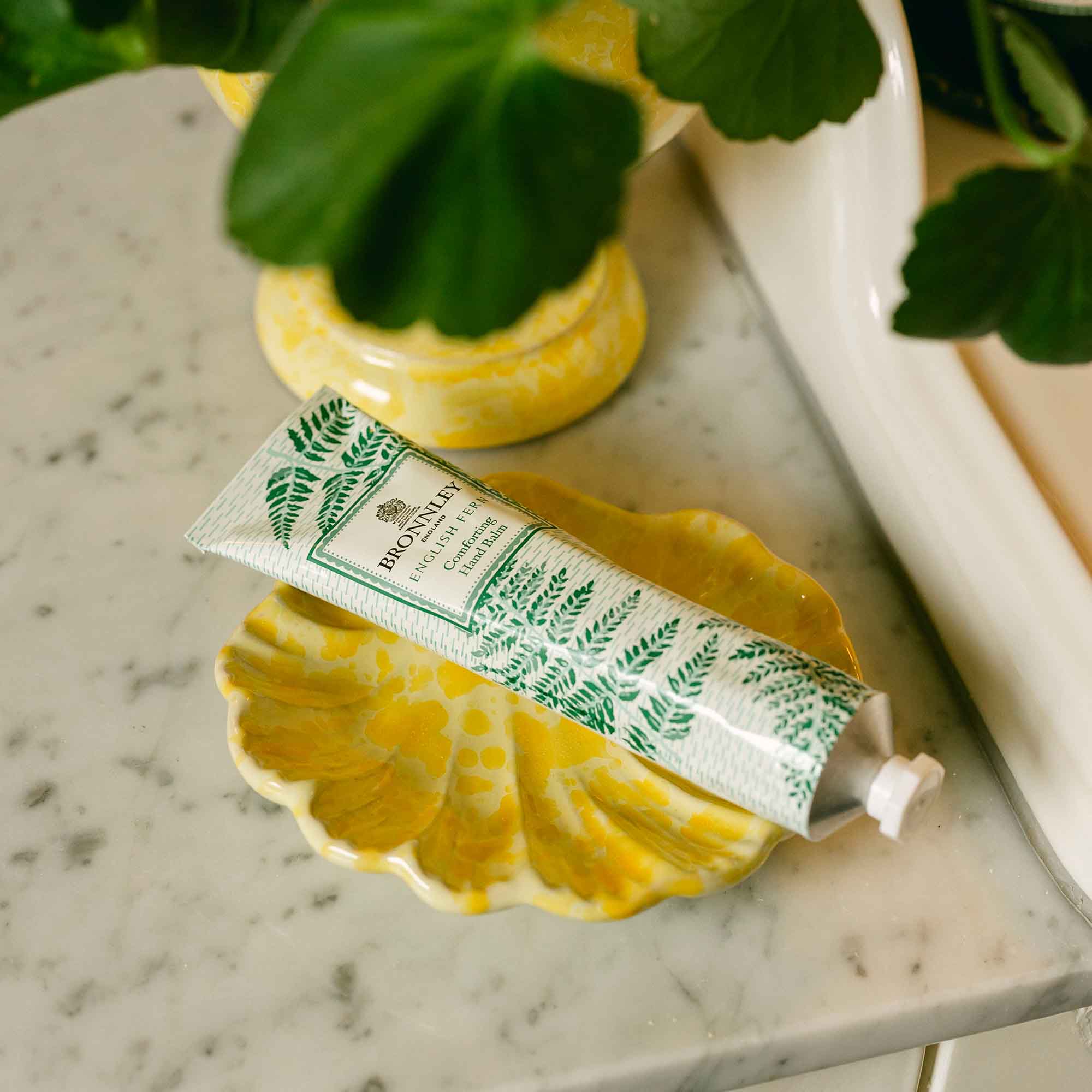Splatterware Shell Dish