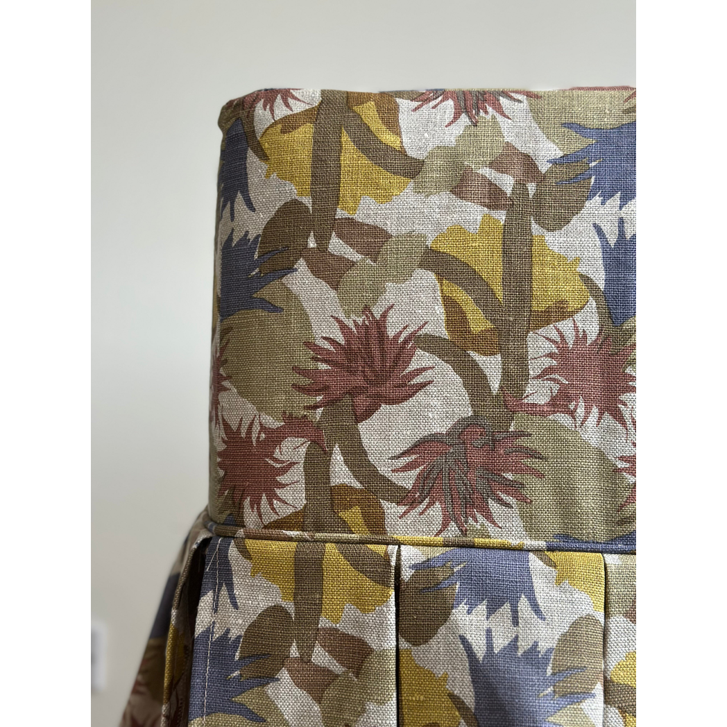 Skapa Ottoman with box pleat slipcover