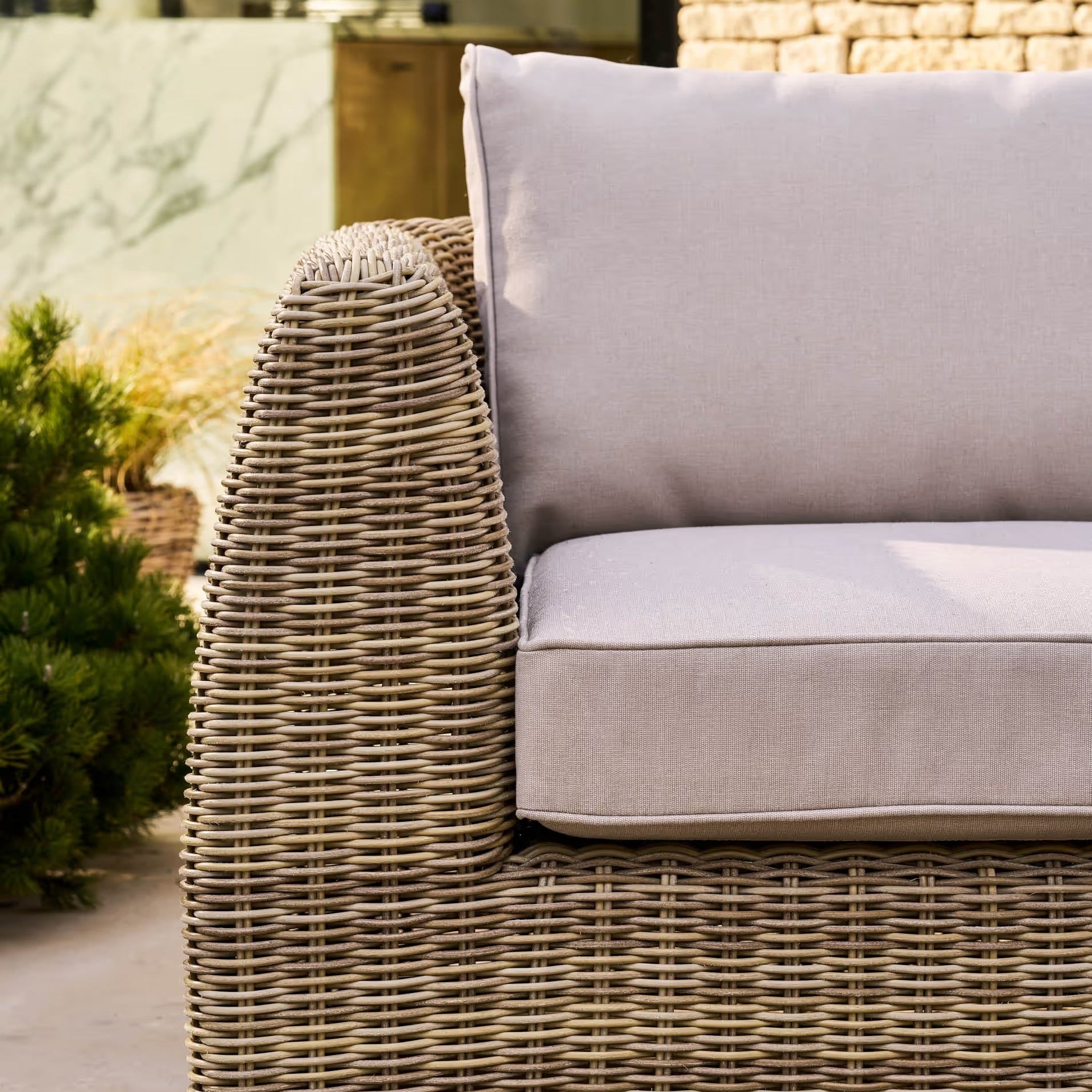Skala Extra Large Armchair | Light Rattan