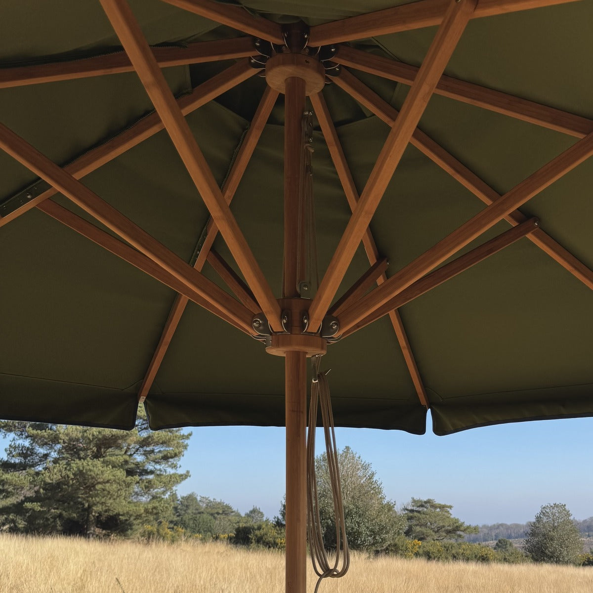 Parasol with contrast colour trim valance