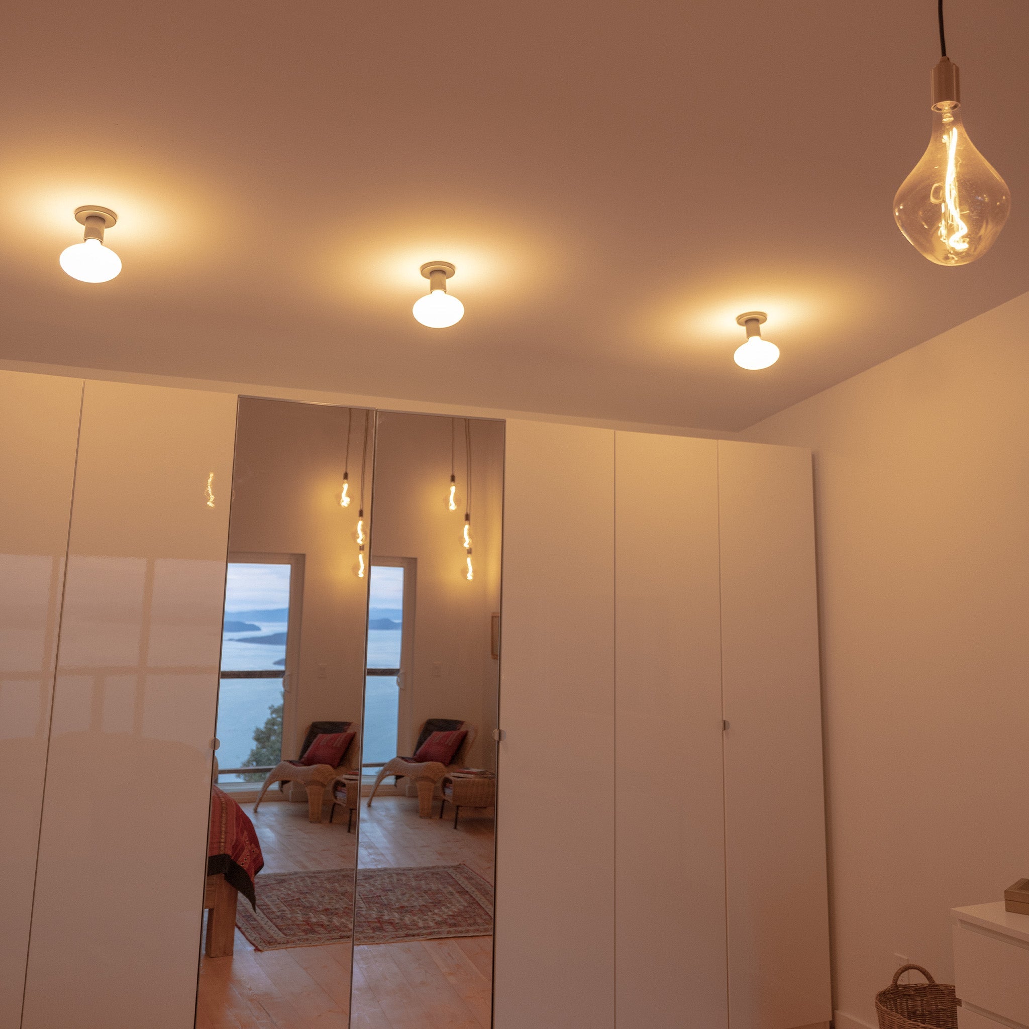 Lochan Wall Light in Brass + Oval