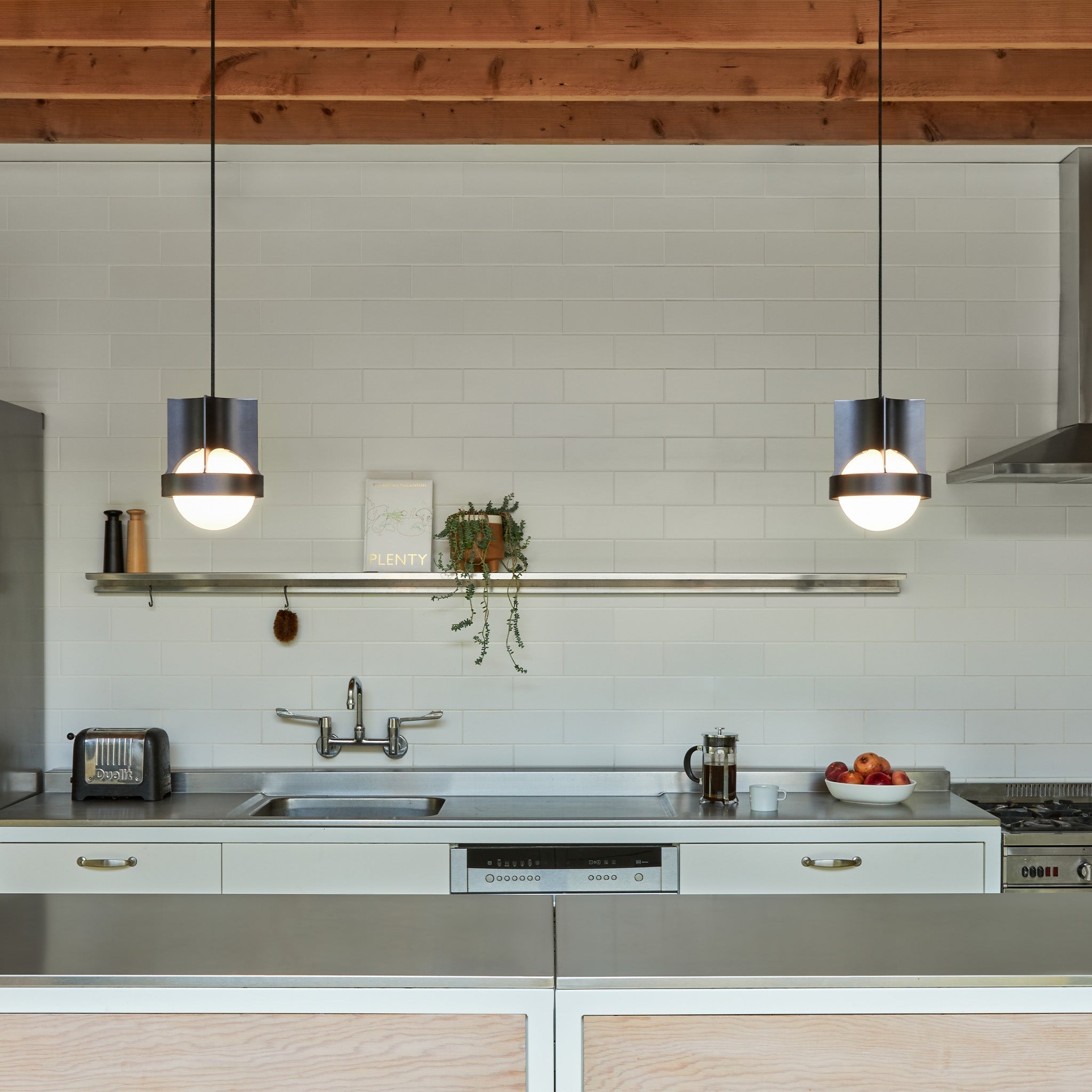 Loop Single Pendant with Sphere IV