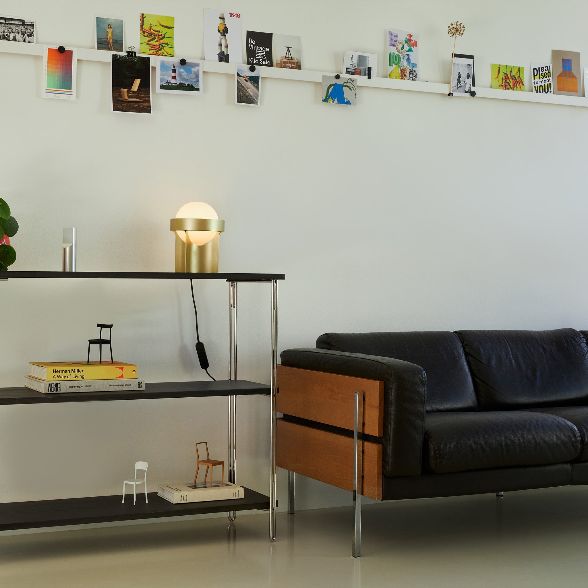 Loop Table Lamp with Sphere IV