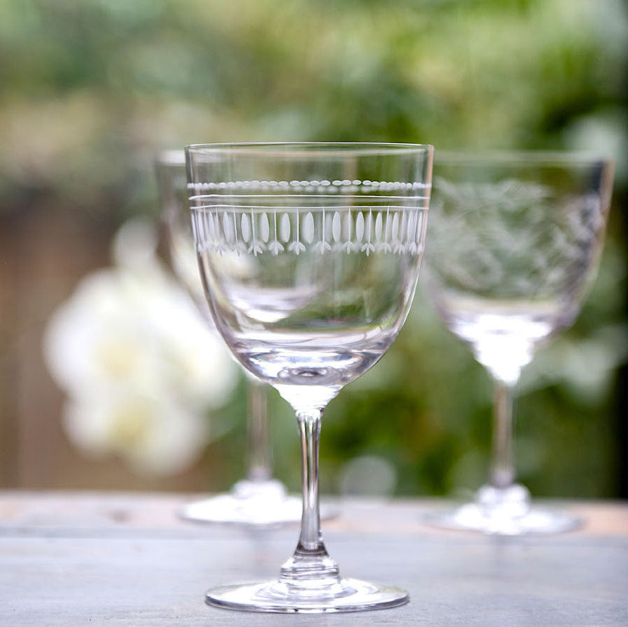 Crystal Wine Glasses with Ovals Design