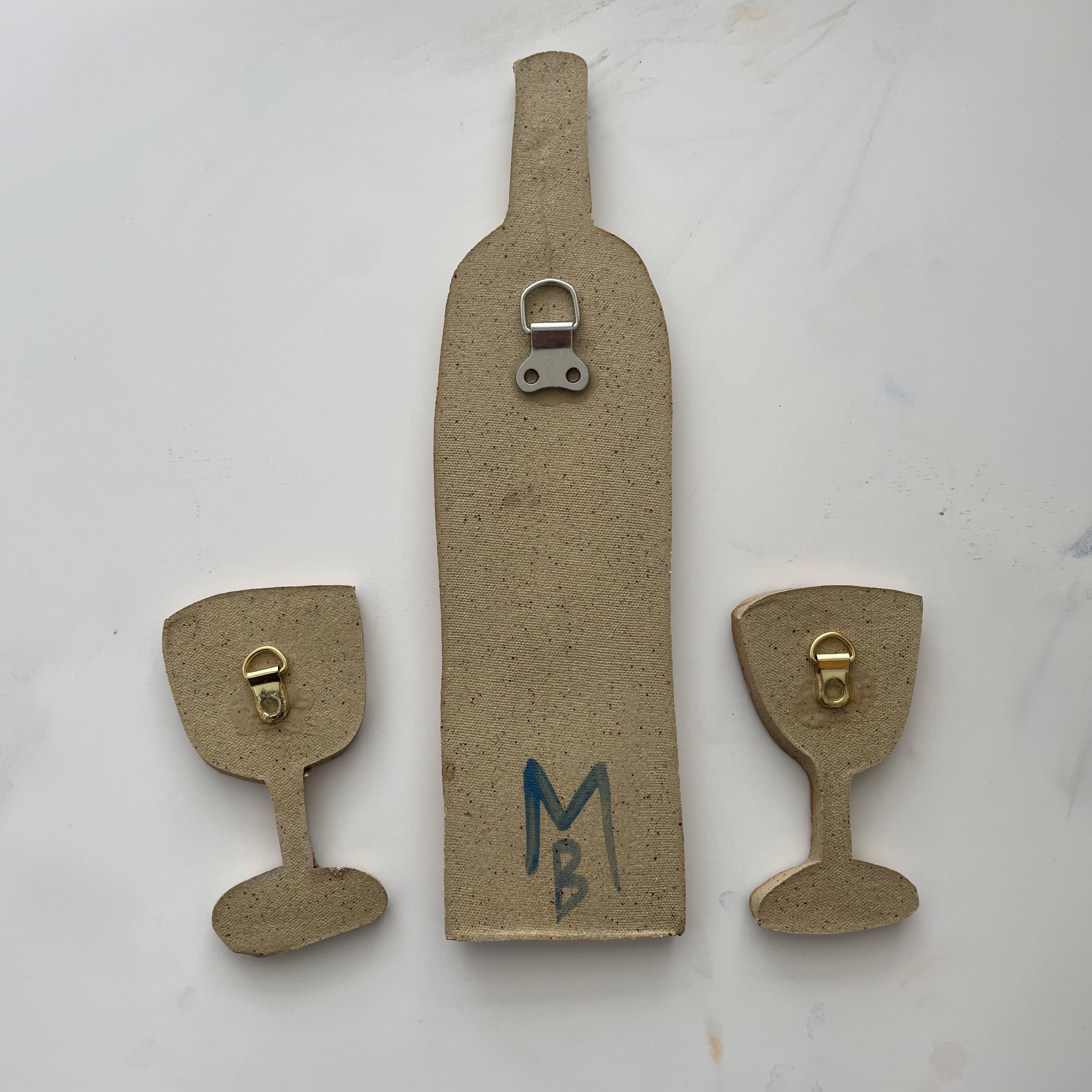 Vinotinto Ceramic Wall Hanging