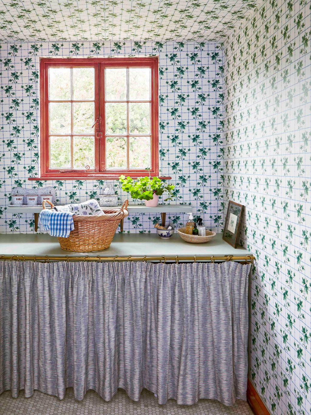 Ivy Trellis Wallpaper