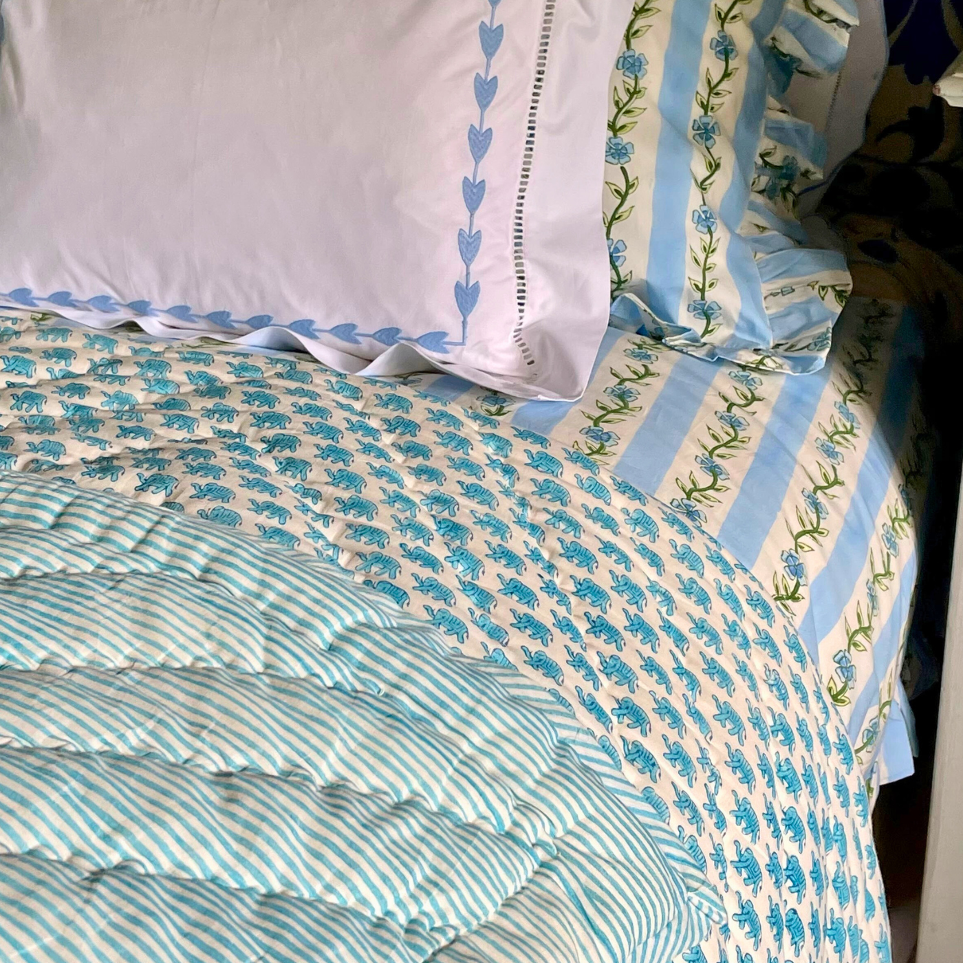 Turquoise Elephant Quilt