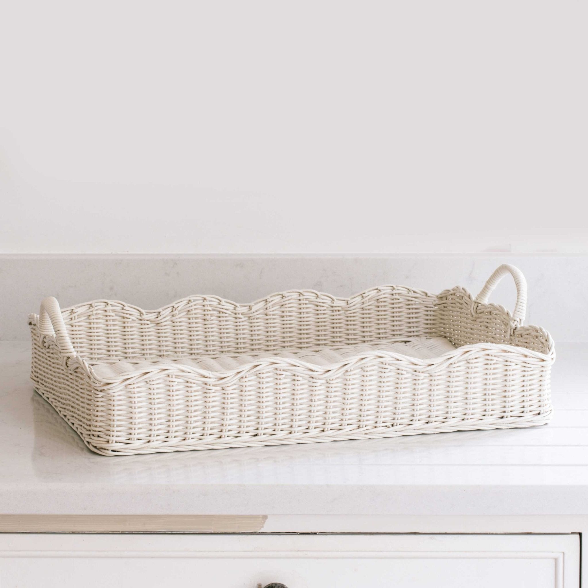 Rattan Scalloped Tray (Cream)